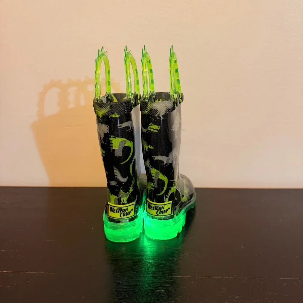 Western Chief Wade Dino Lighted Rain Boots Black Neon Green Toddler Size 5